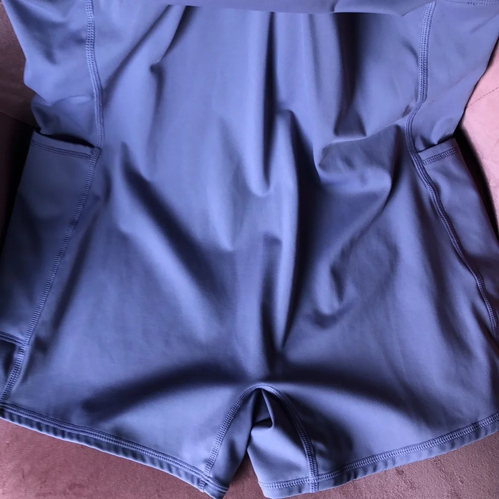 Cute dress with shorts underneath and 2 pockets on each leg - Picture 3 of 6